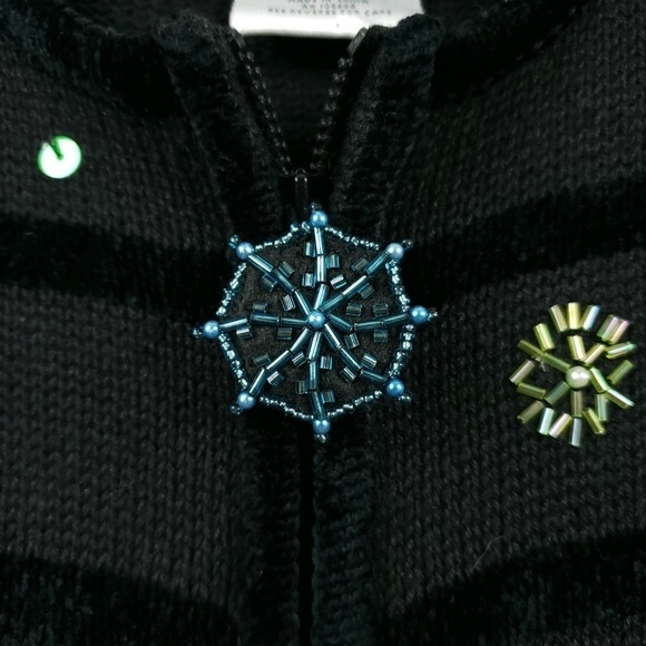 The quaker factory embroidered and bejeweled Christmas cardigan size small - Picture 7 of 7